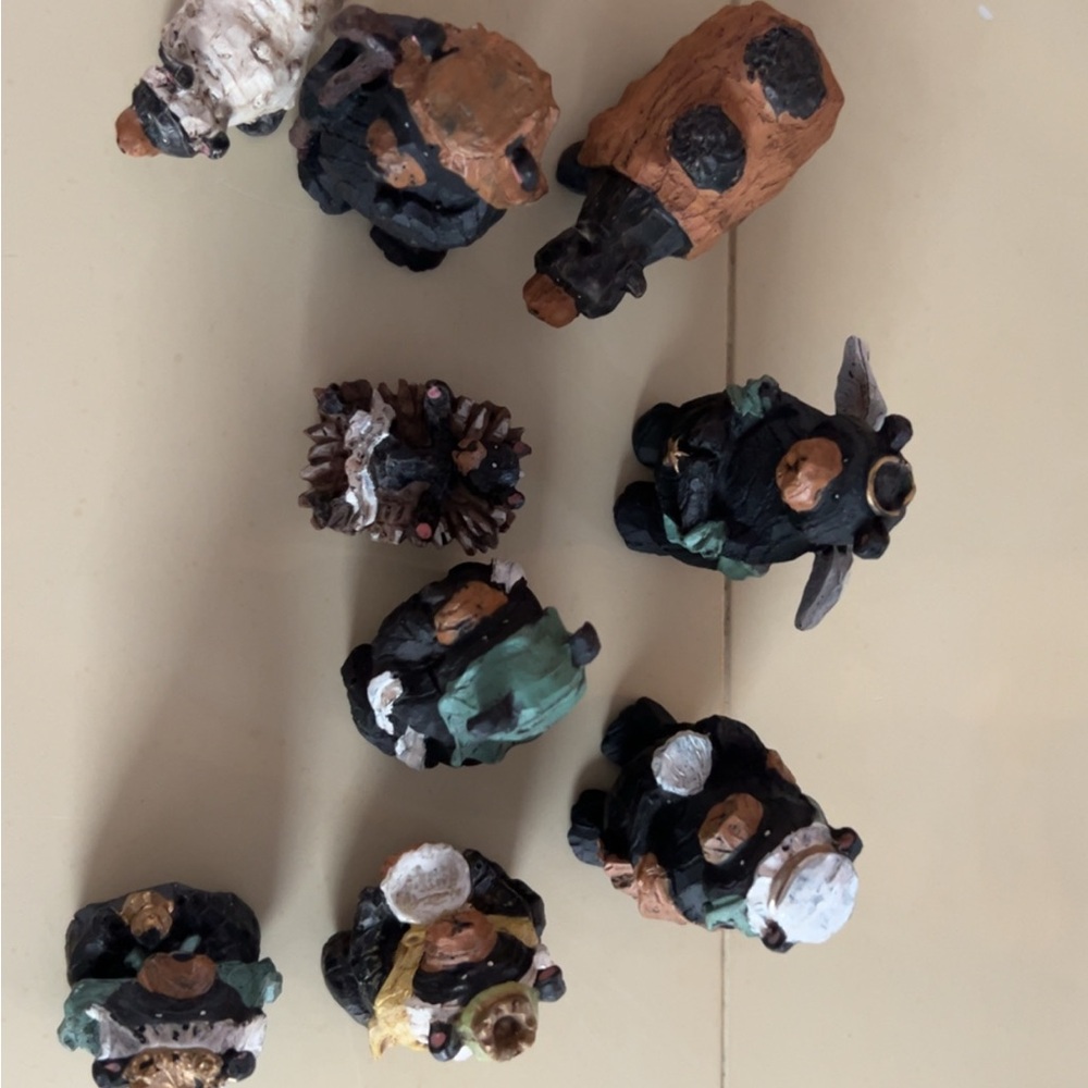 Charming Bear Figurine Set - Black and Brown